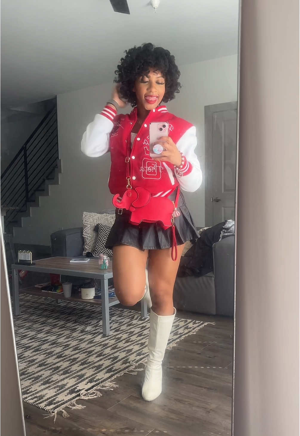 A post by @daniidior on TikTok caption: So I’ve been away…🥰 #dst #1913 #aoml 