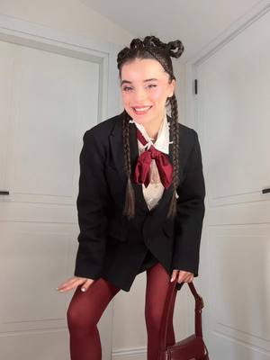 A post by @semiraminta on TikTok caption: Kombinimi nasıl buldunuzz bence 10/10 luk bir kombin oldu💃🏻