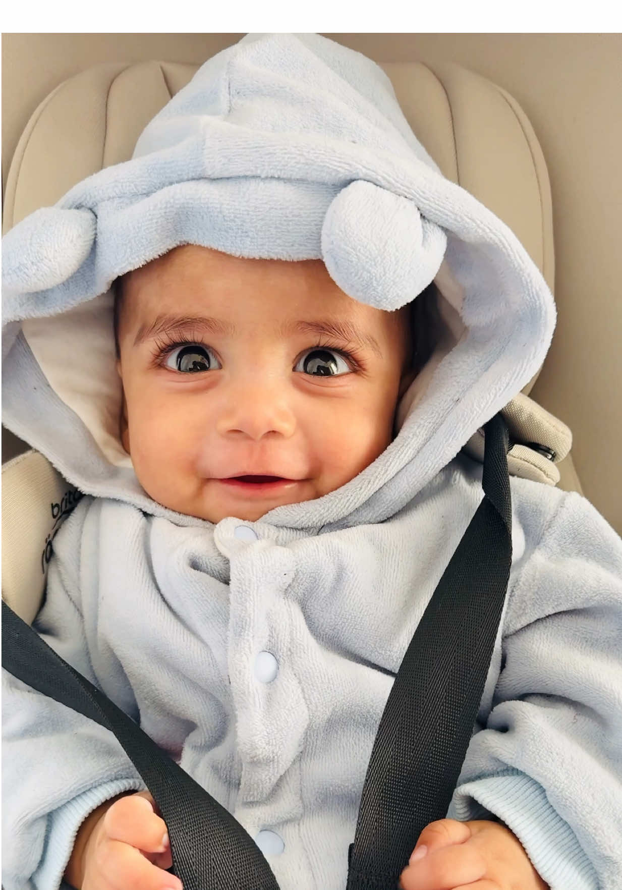 A post by @finlandmallu on TikTok caption: Daddy… you’re here? I was waiting just for you 🥰 #finlandmallu #forypupage #idukkikaran 