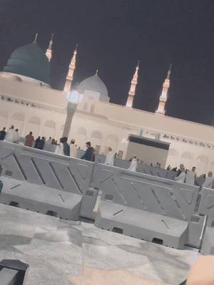 A post by @rabiakhan806 on TikTok caption: Salaam ya rasool Allah ❤️🙏🕌@Rabiakhan806 @Subhan khan #rabiakhan806 #foryou_page #foryoupage #foryou #trending #for 