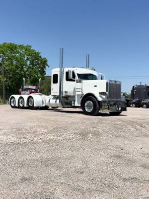 A post by @dsesales on TikTok caption: You guys have been waiting to see this interior😮‍💨 #peterbilt #peterbilt589 #truck #houston 