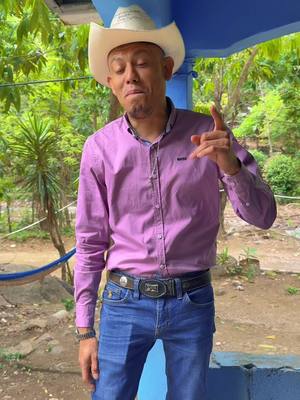 A post by @josuecardona44 on TikTok caption: Por amor uno ase lo que sea 😱😂#parati#humor#video#josuecardona44 @Elpapayin muchas gracias por tanto apollo mi gente bella Dios los bendiga 🥺🙏🏻
