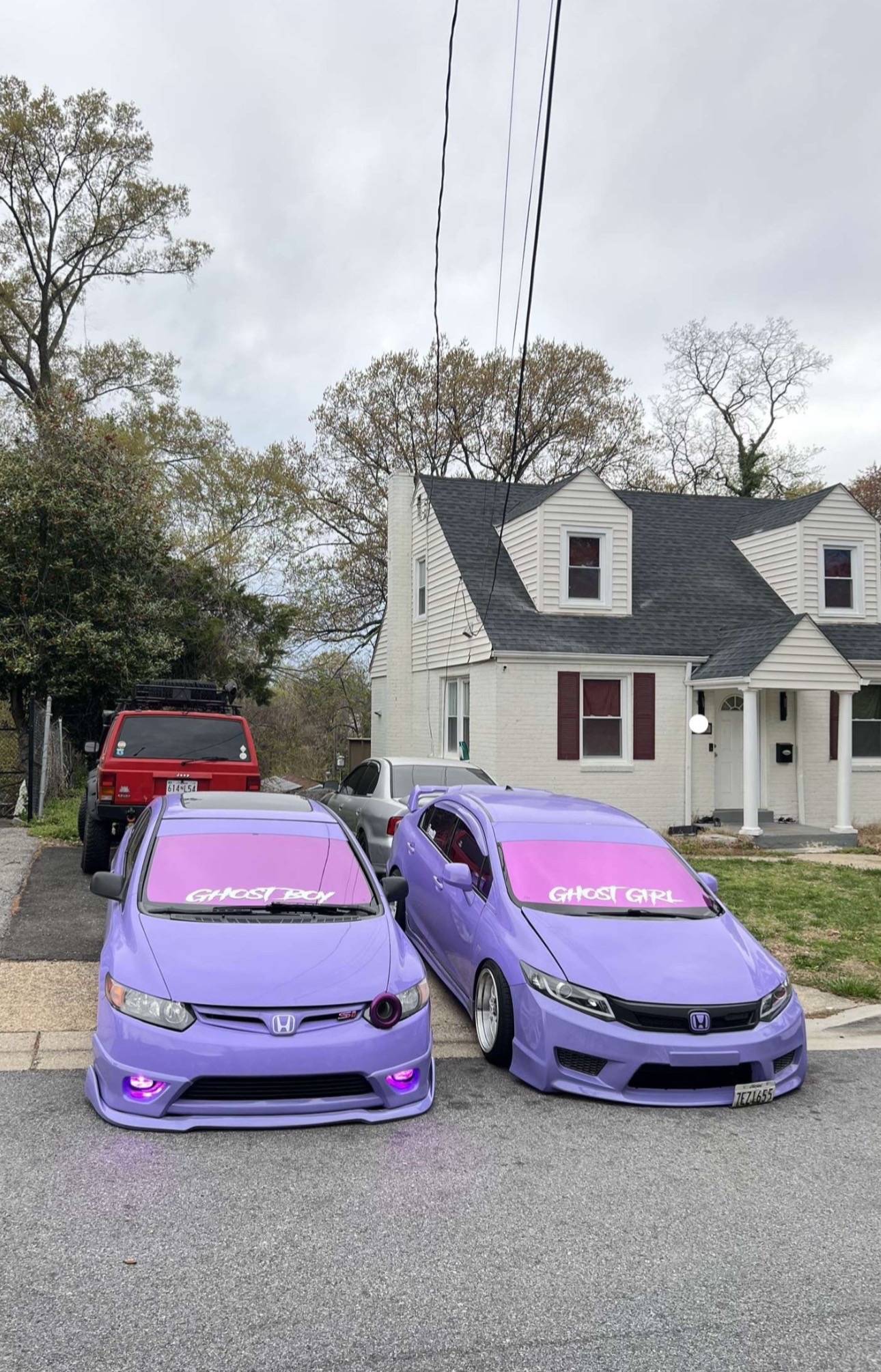 A post by @joss_rivas1 on TikTok caption: 💜💜✨ @Alfaro_KS #fypシ #hondas #civic #si #cargirl #carguys #jdm #jdmlife #purple #purpletint #fypage #fypシ #viral 