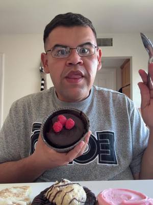 A post by @jesusnalgas on TikTok caption: Moood don’t judge me si está bueno 😭😂 #fyp #kortneykardashian #kardashians #crumblecookie .