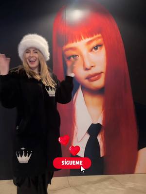 A post by @maga.castagno on TikTok caption: Visité el pop-up de Jennie en Corea 🇰🇷 y te lo muestro en este video ❤️ Hay varias áreas con actividades para hacer y al finalizar te dan un regalito 🎁 ¿Qué les pareció la experiencia? @JENNIE  #jennie #popupstore #viajes #coreadelsur 