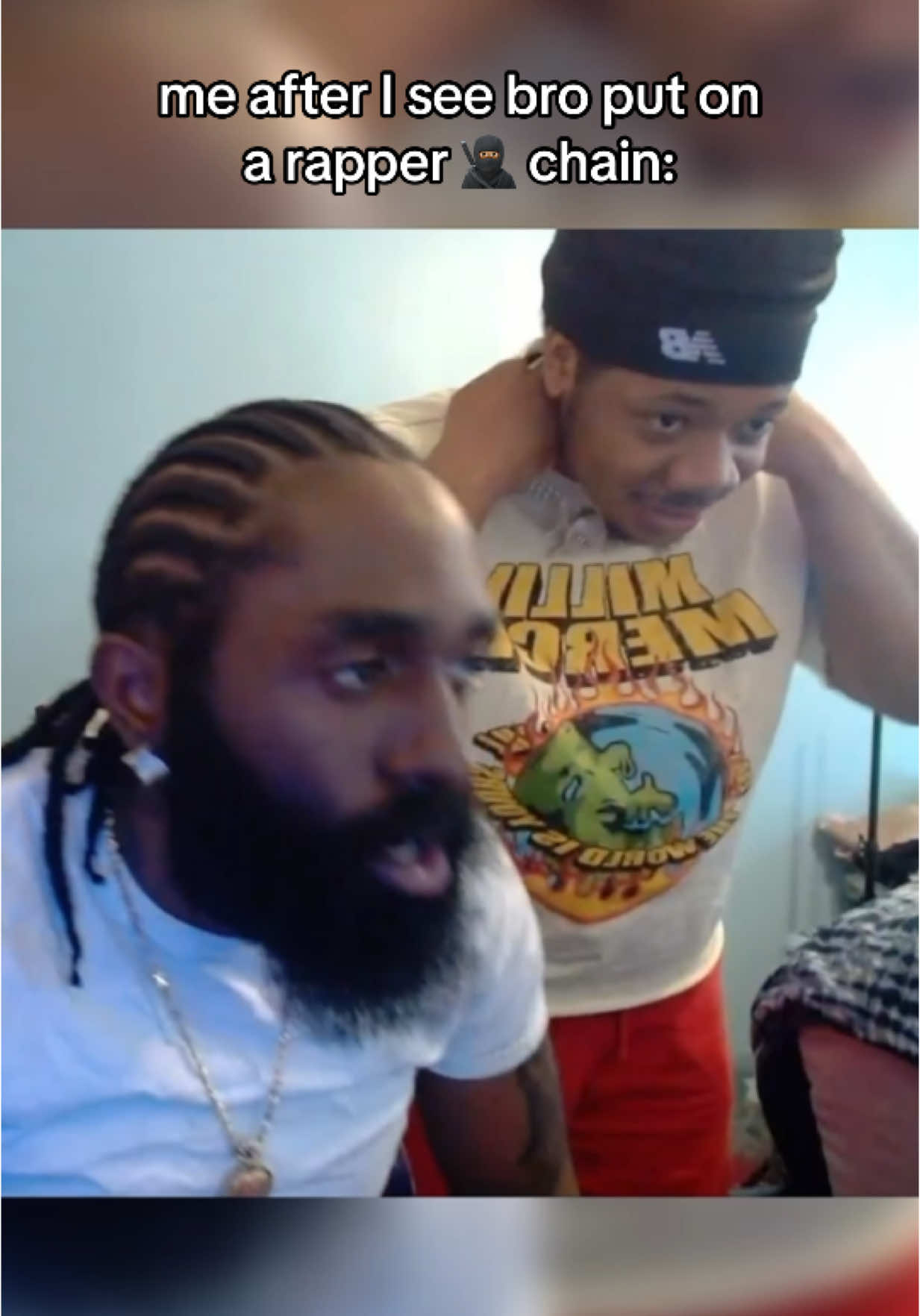 A post by @twitchojaysuave on TikTok caption: Twitch: OjaySuave #funny #ojaysuave #fakechain 