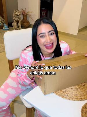 A post by @monicavallejooficiall on TikTok caption: Ameeeeeee muy pronto muchos GRWM con mi maquinon 🤭💖