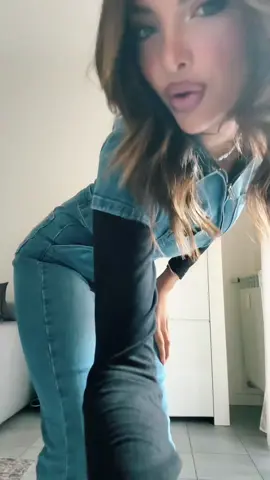 A post by @aurorabaru on TikTok
