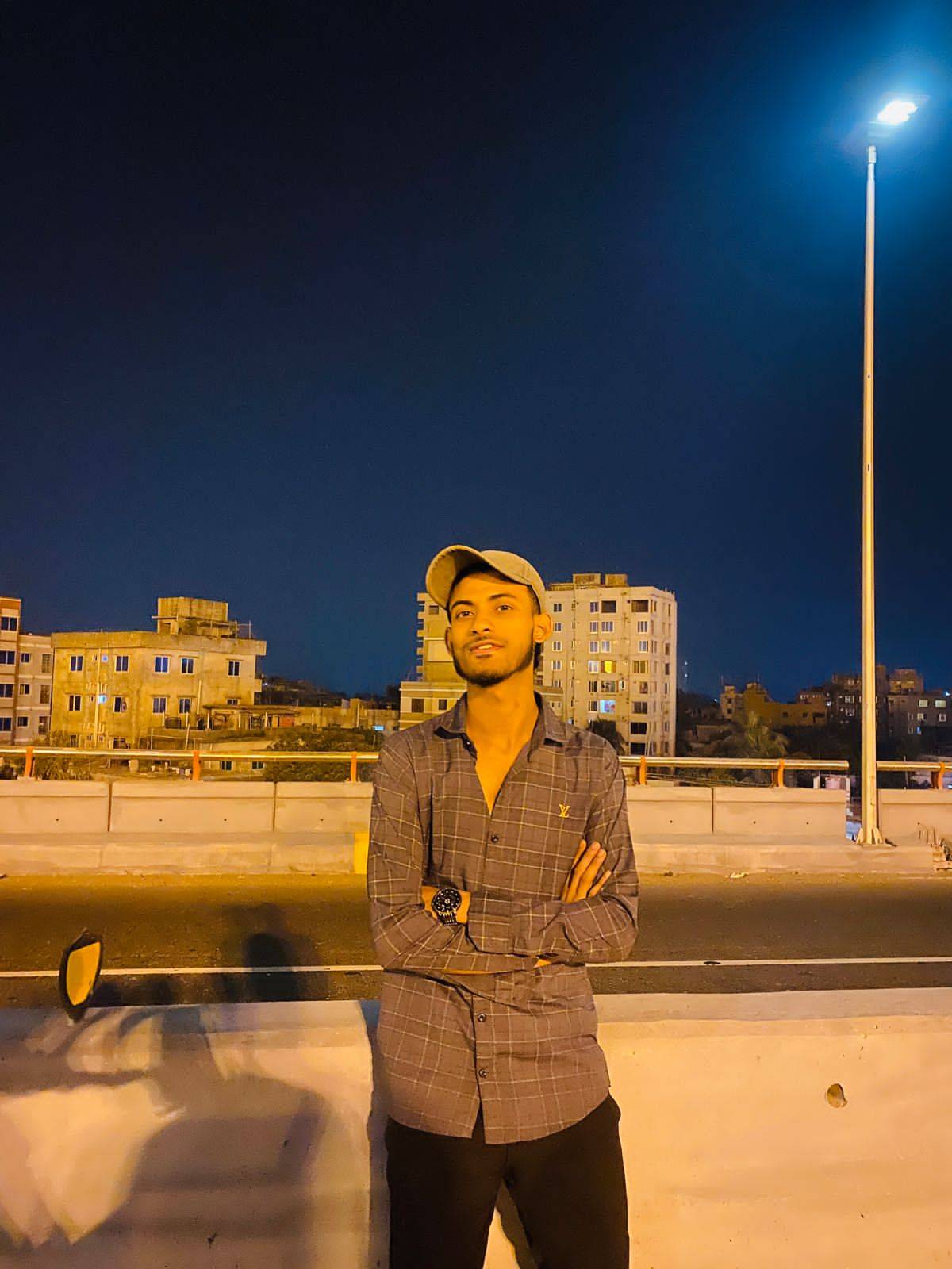 A post by @md_aryan_sheikh on TikTok caption: ভালোবাসি তোমায় বুঝিয়ে বলতে পারব না#trending #foryou #