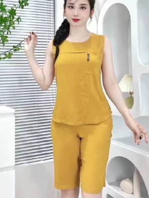 A post by @thu_cung_333 on TikTok caption: BỘ TOTE LANH WASA ĐÌNH KHUY TÚI NGỰC QUẦN LỬNG, SIZE 45-65KG #mua #video #xuhuongtiktok #thoitrangcongso #quanao #thoitrang #xuhuong #monkey 