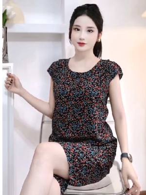 A post by @thu_cung_333 on TikTok caption: Bộ Trung Niên Cho Mẹ - Bộ đồ tay cộc quần lửng#mua #video #xuhuongtiktok #thoitrangcongso #quanao #thoitrang #xuhuong #monkey 