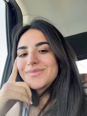 A post by @yaraaziz on TikTok caption: ماذا نفعل؟؟😂#يارا_عزيز #دبي #yara_aziz #dubai #dubai 