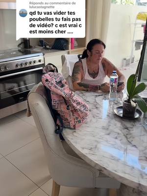 A post by @thewalkinkdead_life on TikTok caption: Réponse à @lulucastagnette c’est sympa merci 