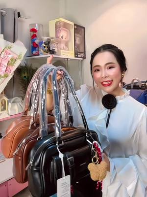 A post by @sabal_phoo on TikTok caption: 🍞ပေါင်မုန့်အိတ်အသားကောင်း👍🏻@Sabal Phoo #sabalphoo🌸🕊 #စံပယ္ဖူး🦋 #fouyou #cocotaya 
