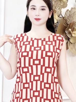 A post by @thu_cung_333 on TikTok caption: BỘ TOTE LANH QUẦN ĐÙI BASIC KẺ, SIZE 45-65KG Áo Nữ Top Women Voi Đen #mua #video #xuhuongtiktok #thoitrangcongso #quanao #thoitrang #xuhuong #monkey 