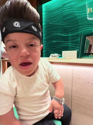A post by @yahia_x on TikTok caption: 😂😂😂😂#يحيى_الزعبي 