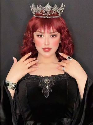 A post by @rahmah_bassam9 on TikTok caption: ليل ونهار 😉💜👑#رحمه_بسام #جيش_رحمه #shein ,#makeup 