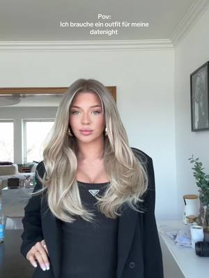 A post by @elaine.victoria on TikTok caption: anzeige* mit dem code ,,ELAINE,, 15% Rabatt 🩷 welches soll ich anziehen ?? @White Fox Boutique #fypシ #whitefox #foryourpage #fürdich #fyp 