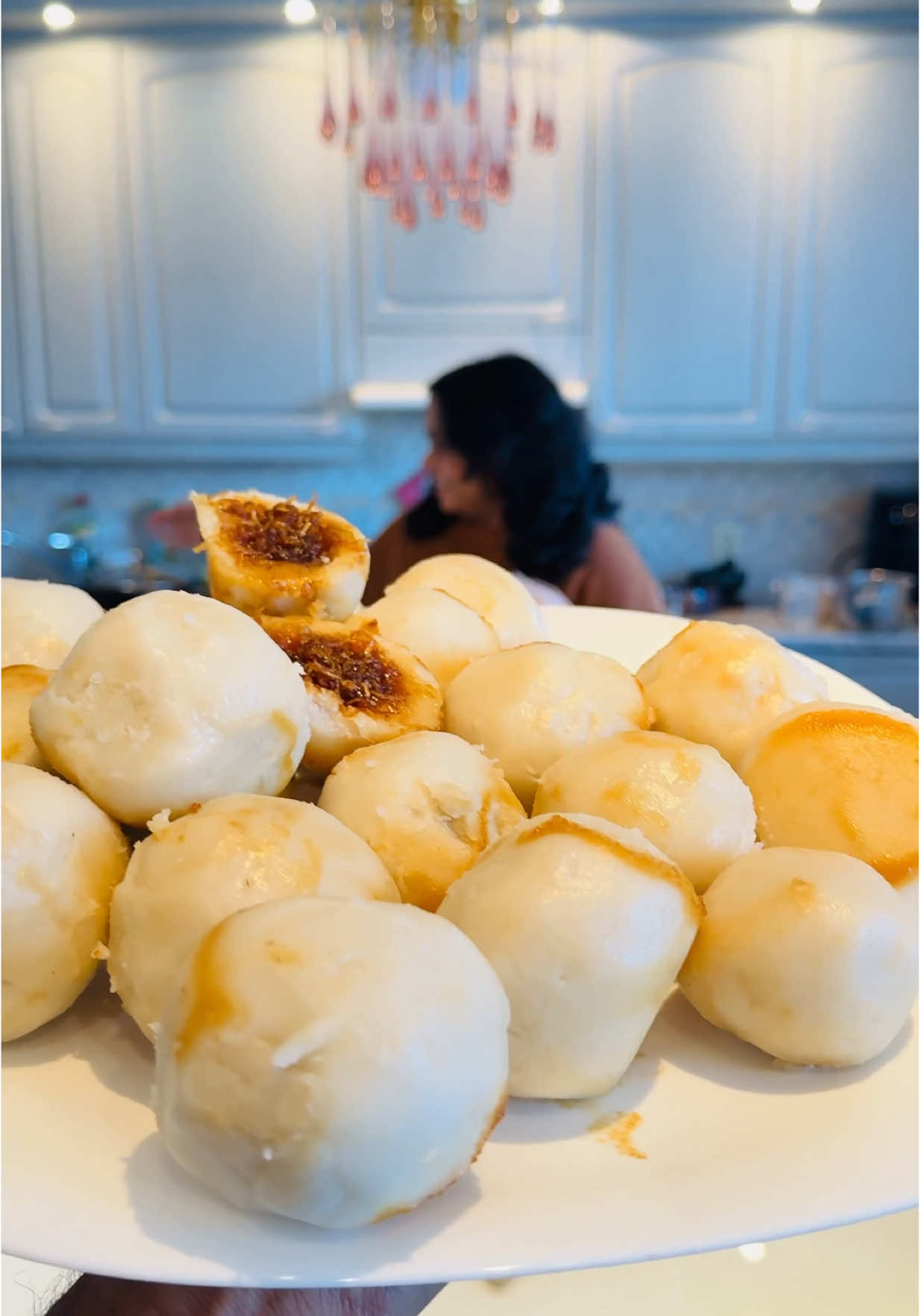 A post by @finlandmallu on TikTok caption: എല്ലാവരും കോഴുക്കട്ട കഴിച്ചോ? #family #finlandmallu #forypupage #idukkikaran 