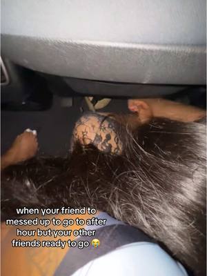 A post by @reniyaalashee on TikTok caption: They had me dying 😭#chicago #houston  #fypシ 