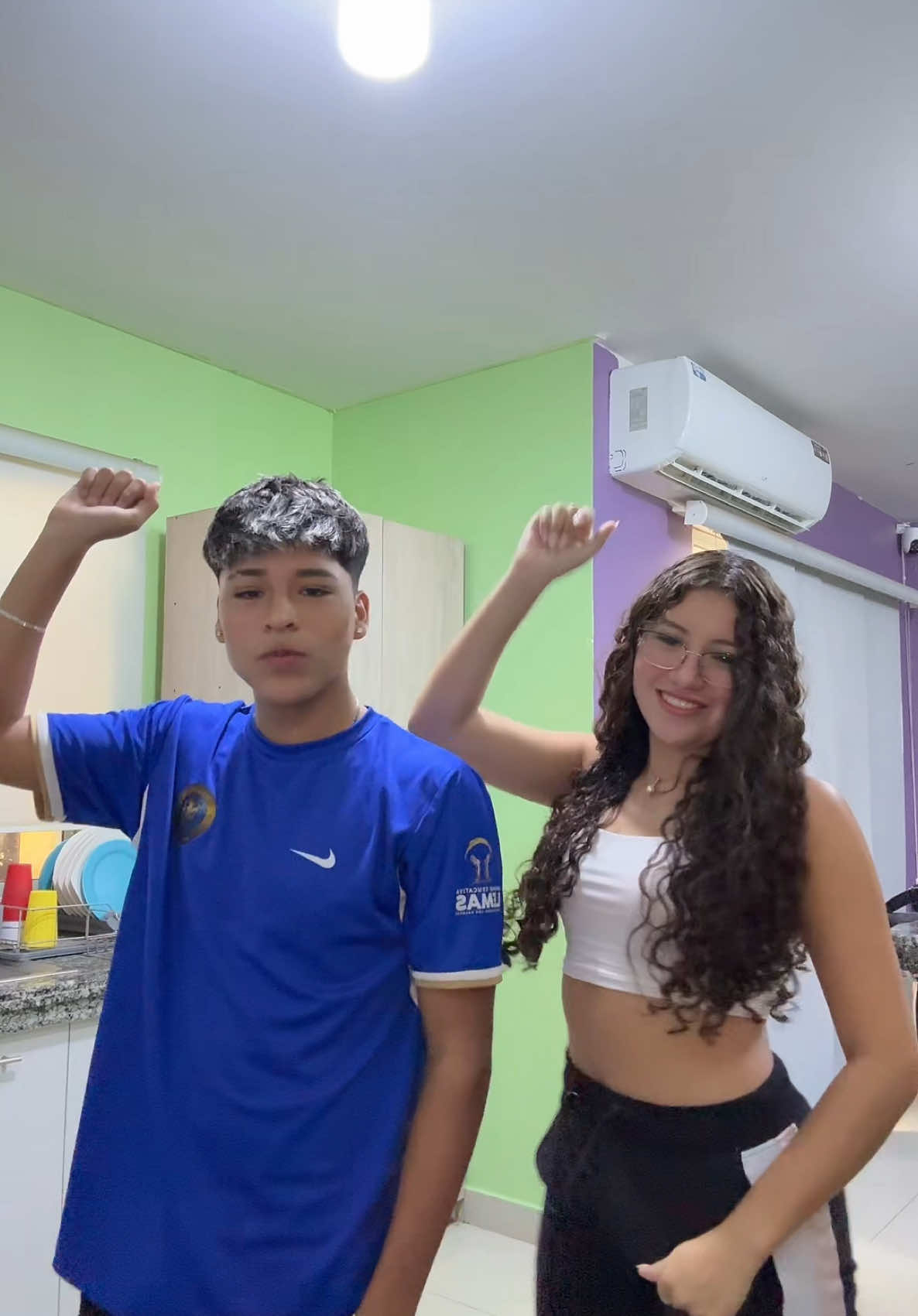 A post by @angelinams0102 on TikTok caption: Un bailecito ✨. #fouryou #fyp #viral_video #paratiiiiiiiiiiiiiiiiiiiiiiiiiiiiiii #mispequeñosactores 