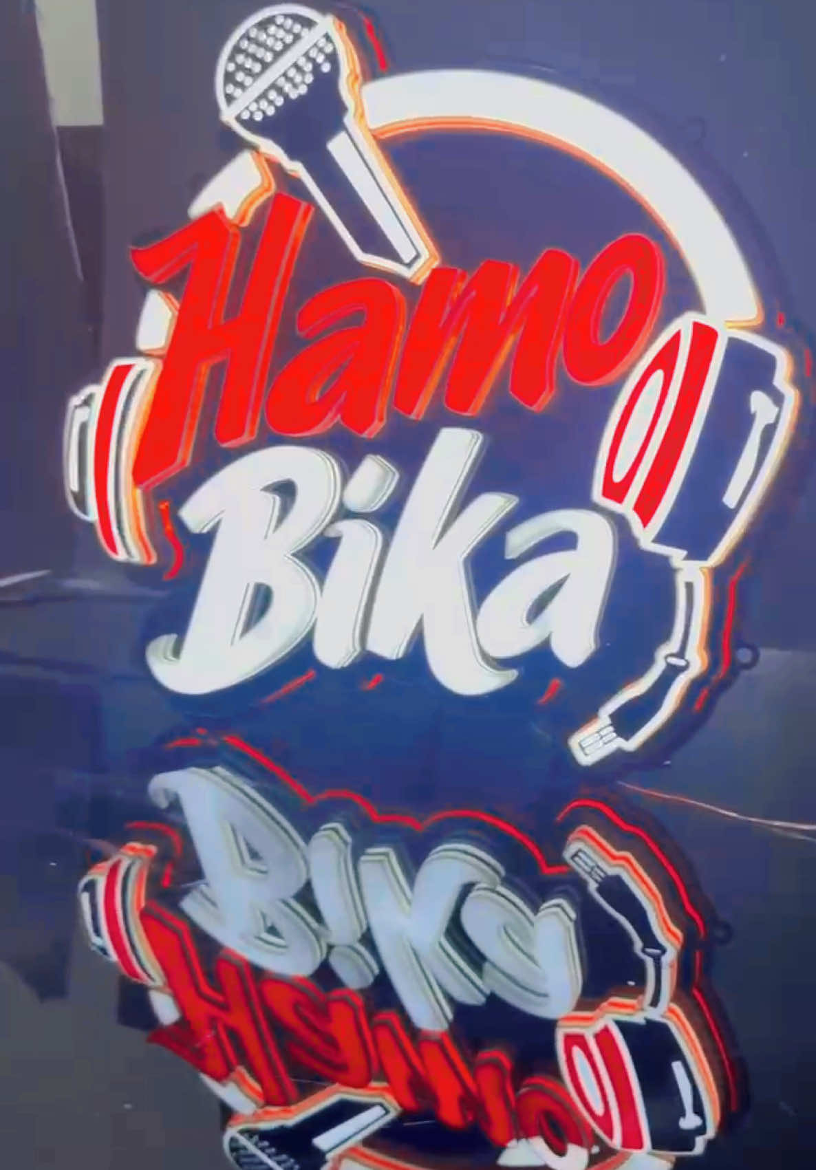 A post by @hamobika on TikTok caption: 🤌🏻🎶