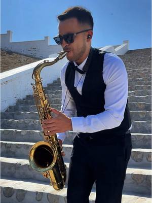 A post by @colaccisax on TikTok caption: Ni modo 😖🎷 #colaccisax #diseloconsaxo #saxoparabodas #saxoparaeventos 