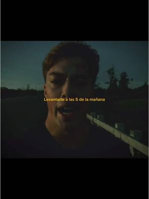 A post by @marpesthetic on TikTok caption: Levantarte a las 5 am no te llevará a ser el mejor, pero te dará disciplina, y eso si, te llevará a ser el mejor. #marpe #Fitness #real #disciplina #mentalidad #gymmotivation #gymtok #frasesmotivadoras #inspiracion #desarrollopersonal #exito 