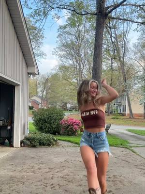 A post by @sophsentner on TikTok caption: Disguised armpit sniff check #fypシ゚viral #fypage #fypシ #viralvideo #sistersister #linedance #linedancefit #levis 