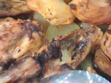 A post by @kurdische1710 on TikTok caption: #اكلات #CapCut #طبخ_كردي #لايك_اكسبلور_متابعه #المانيا🇩🇪 #اطباق_لذيذه #مشهي #اكلات_سريعة #kochen #المانيا_السويد_النمسا_النروج_دينيمارك #kurdischeküche #snack #laeibzeg #اكلات_كردية #icecream #kiosk #طبخ 