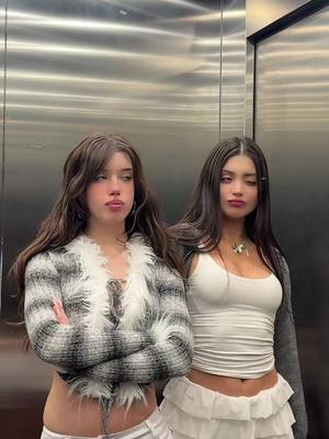 A post by @avivuni on TikTok caption: 👩🏻👩🏻🫦dc  @09.02.600 