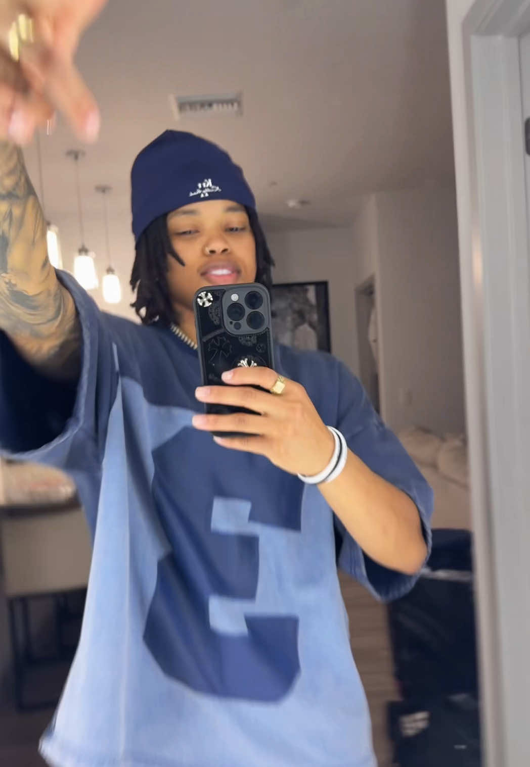 A post by @dh3nny on TikTok caption: 🪡🧵