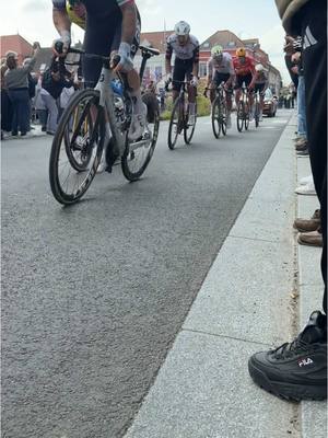 A post by @levraibouseuhh on TikTok caption: Paris - Roubaix 🚲 