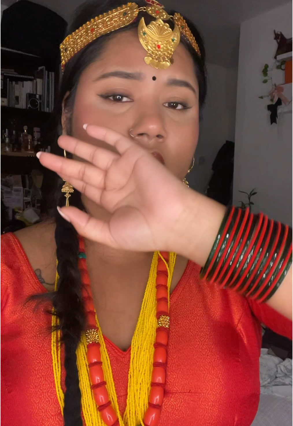 A post by @binita_thapa29 on TikTok caption: #jaunsailabenibajar #lokdohori #nepalimuser #dohoriqueen #binita_thapa29 #nepalisong #galkotmuser #galkotekanxi 