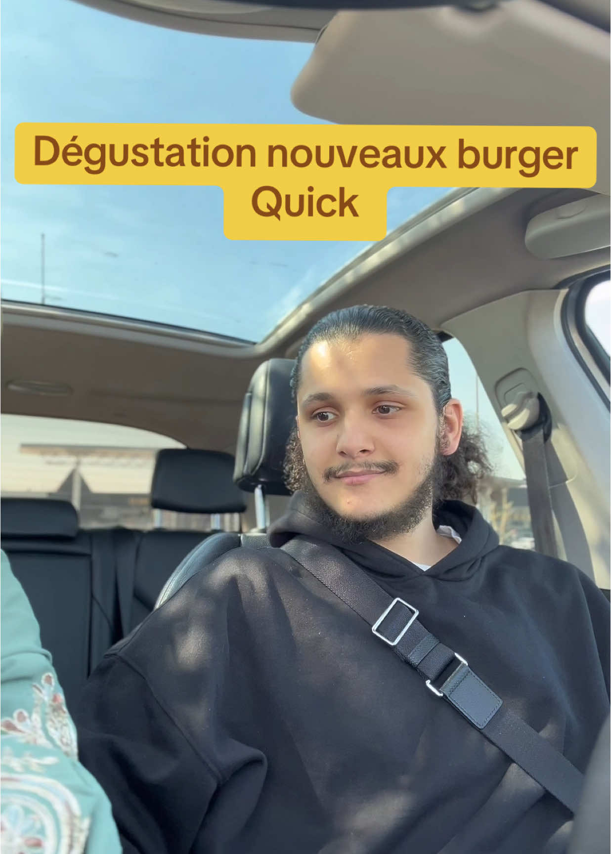 A post by @assetou_nadir on TikTok caption: Rituel 😎🍔 #pourtoii #degustation #quick 