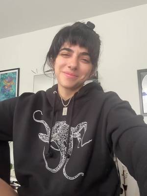 A post by @cascina on TikTok caption: 🫶