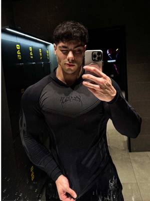 A post by @andoonig on TikTok caption: Rutinoide de pecho 🥸 #gym #fitness 