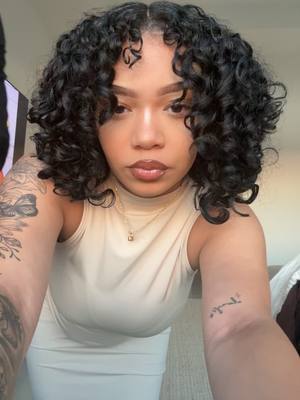 A post by @jessjustbored on TikTok caption: my natural hair 👩🏻‍🦱>>>