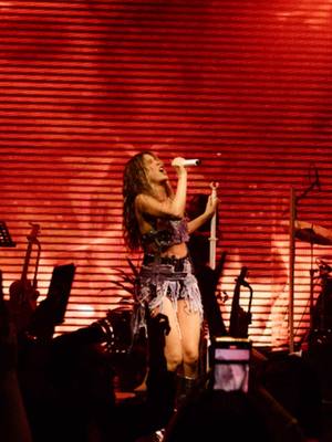 A post by @paulinagoto on TikTok caption: 🤟🏼😈🎶 #paulinagoto #naturaltour #vetealdiablo 