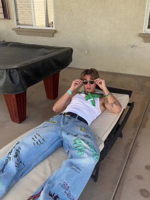 A post by @joshrichards on TikTok caption: What the hell @Brianna LaPaglia 