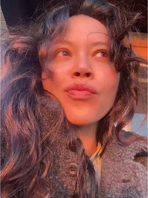 A post by @missoneil on TikTok caption: Early mornings…