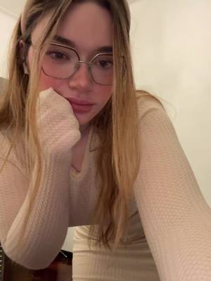 A post by @candyrobbs on TikTok caption: Hola bbs 🫦🌈✨💖 #foryoupage #fyp 