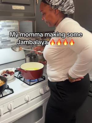 A post by @niyawiyaaa18 on TikTok caption: She ain’t made this in a min im hungry 🔥🔥 #viral #foryou #viralvideos #jambalaya #msfyatee #shrimp #sausage #rice #foodie @Mrs.Fyateee 