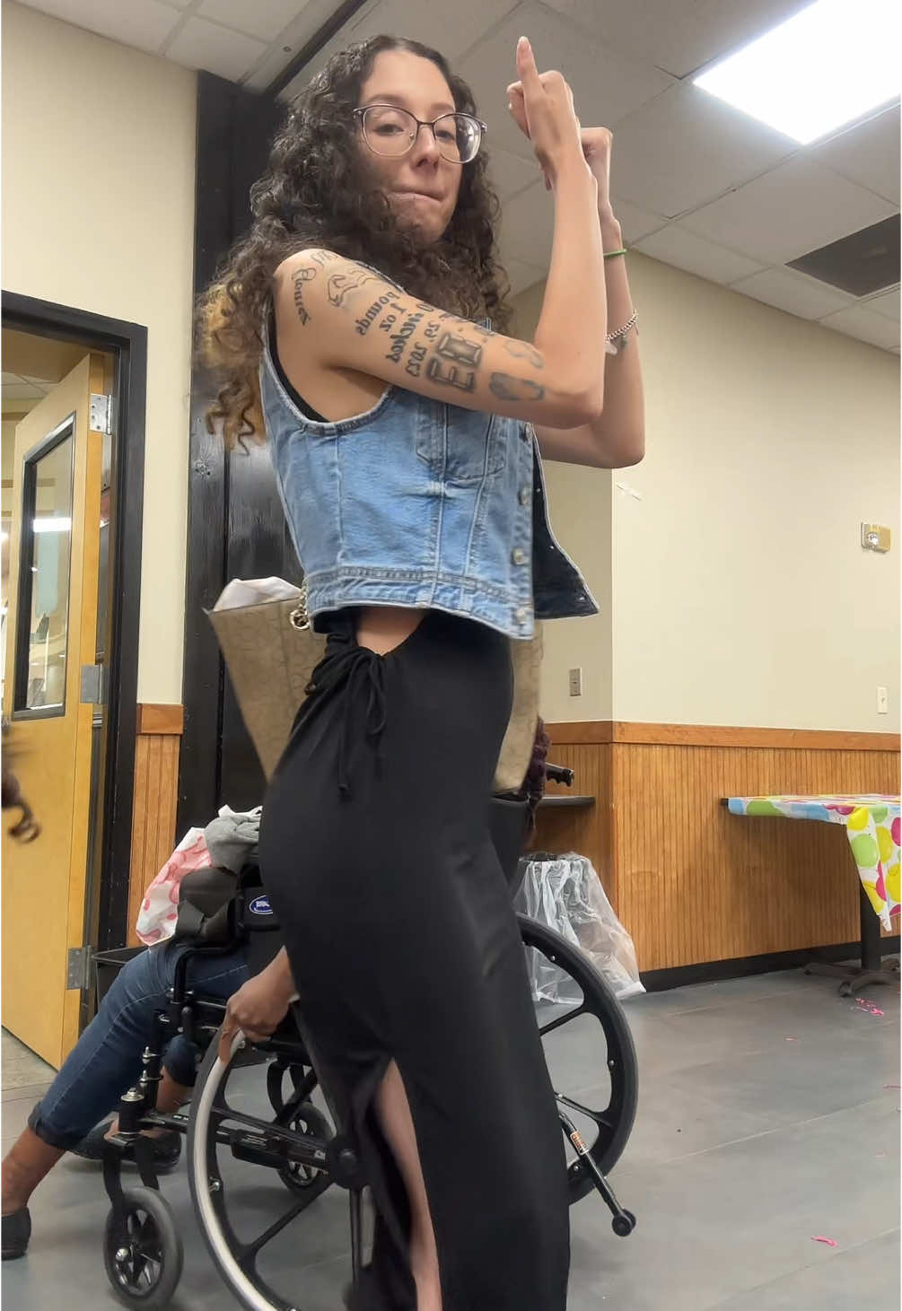 A post by @taty.stayhavinit on TikTok caption: 😎😎😎😎#fyp #funny 