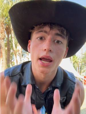 A post by @bachbuquen on TikTok caption: Te necesitoooo #coachella 
