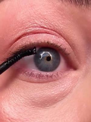 A post by @lashviewstore on TikTok caption: #eyelashes #lashestutorial #fypage 