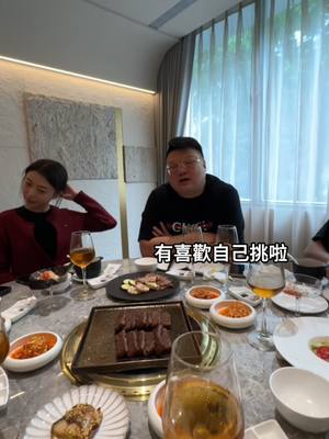 A post by @lloydlin999 on TikTok caption: 如果聯誼遇到我們這種你們還要繼續嗎 #快樂阿隆 #聯誼