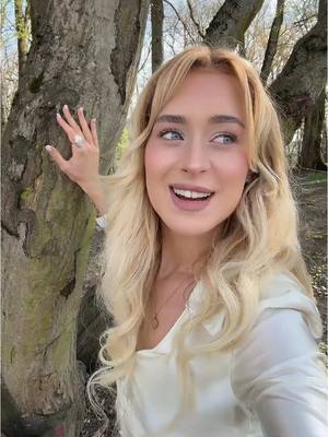 A post by @badbaarbie on TikTok caption: Помните что было на этом дереве?)))