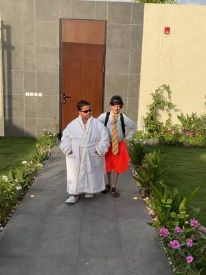 A post by @yazan_alasmar47 on TikTok caption: 😅💔 @marlin resort #منتجع_مرلين #يزن_الأسمر #البطريق #حوده 