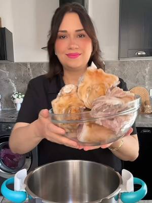 A post by @majda.berrada on TikTok caption: الراس بالحمص شهيوات مغربية 🇲🇦 #recette #recettefacile #recetterapide #marocaine🇲🇦 #مغربية #مغربية🇲🇦 #وصفات #recipe #الراس #الراسبالحمص 